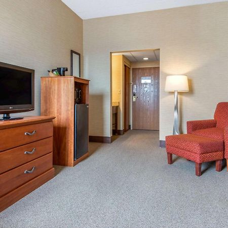 Quality Inn & Suites Mansfield Buitenkant foto