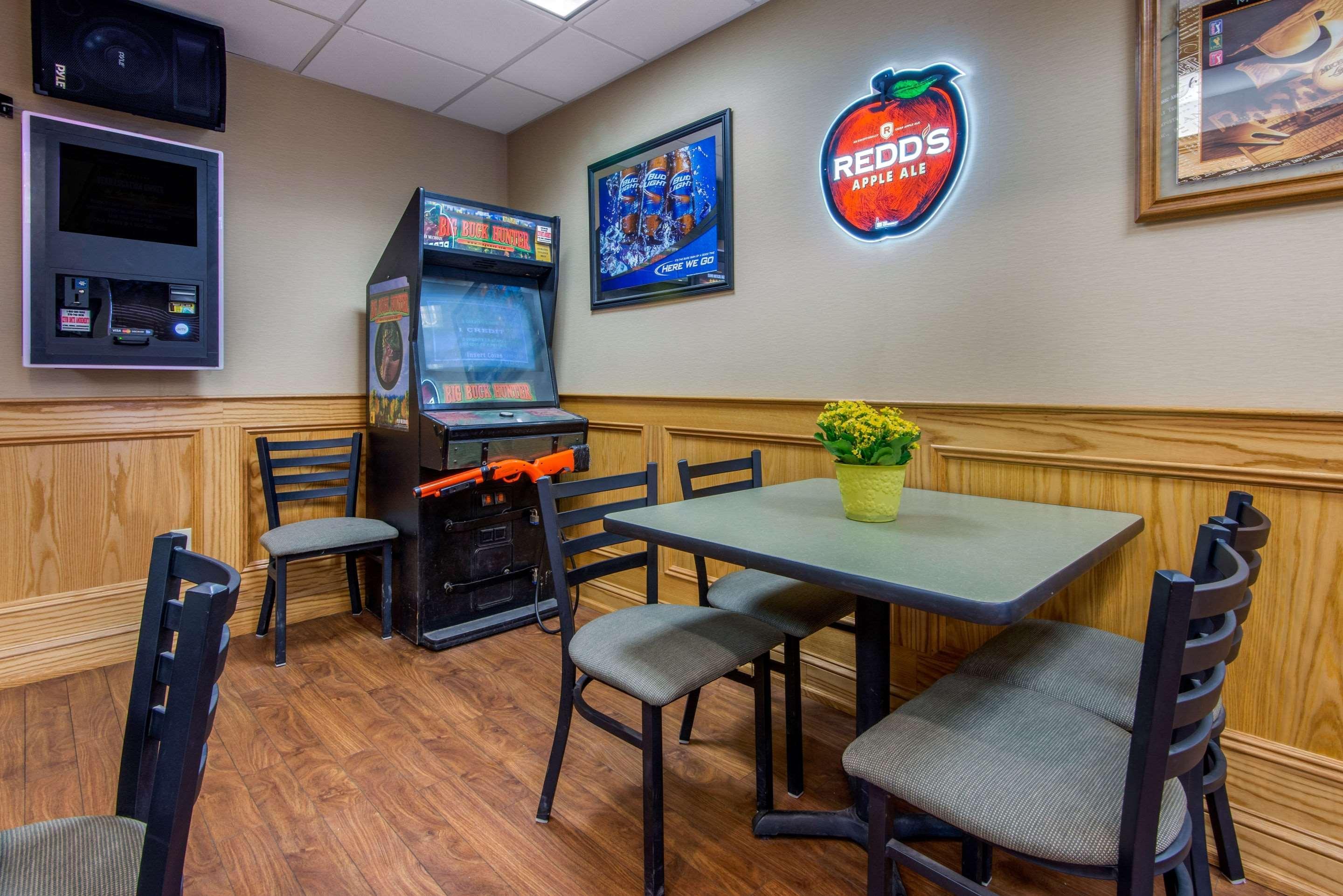 Quality Inn & Suites Mansfield Buitenkant foto