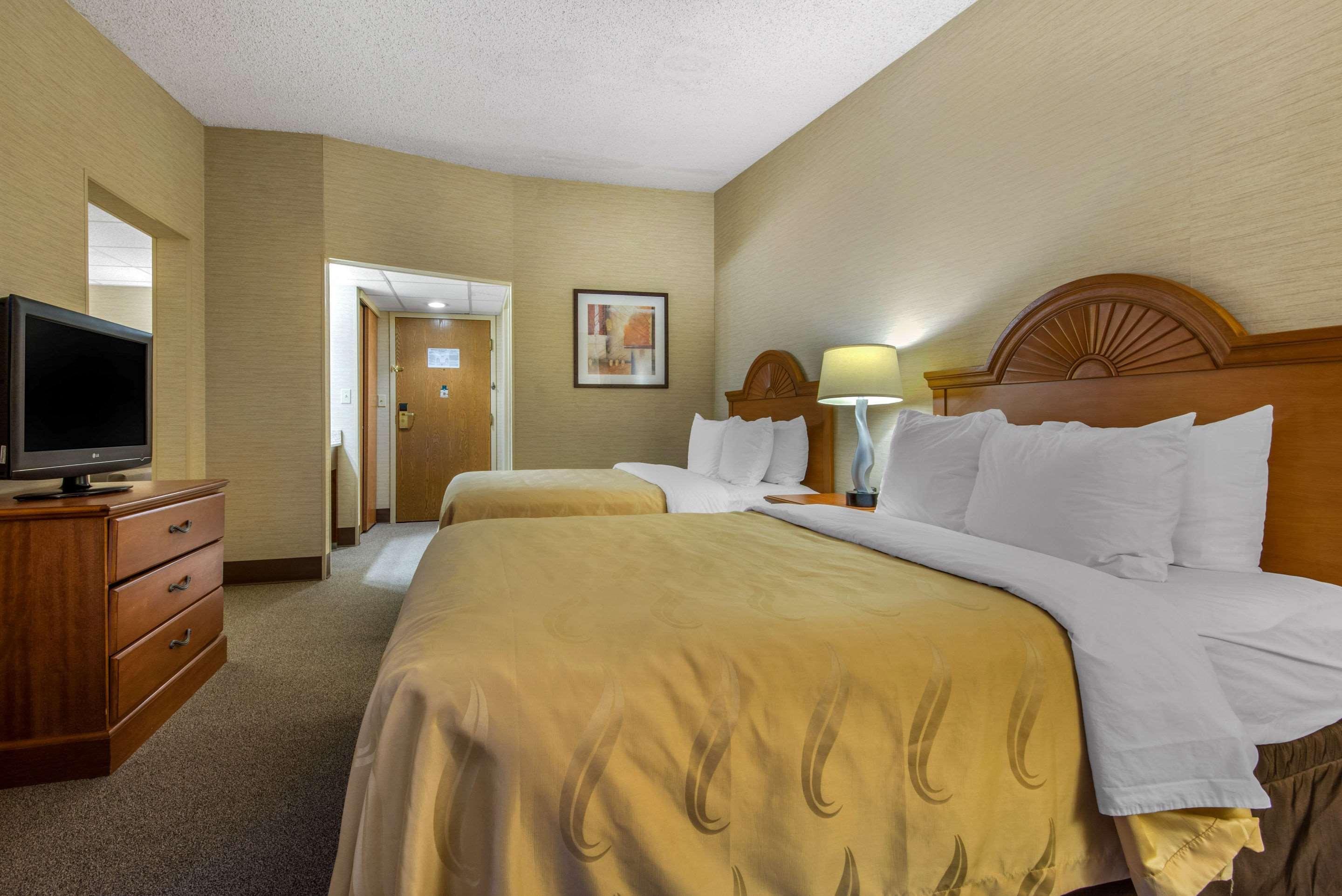 Quality Inn & Suites Mansfield Buitenkant foto