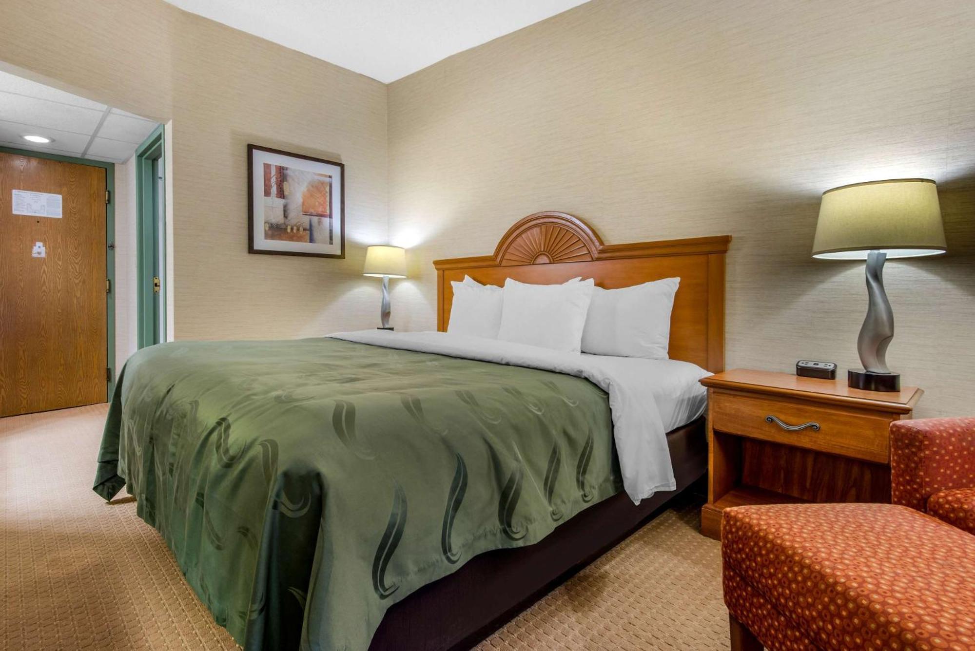 Quality Inn & Suites Mansfield Buitenkant foto