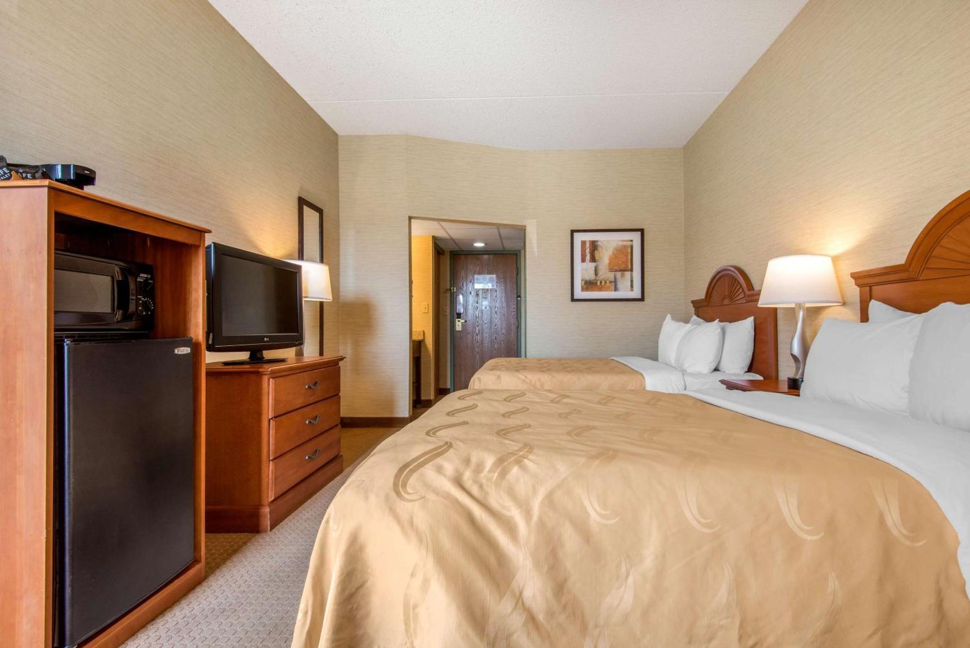 Quality Inn & Suites Mansfield Buitenkant foto