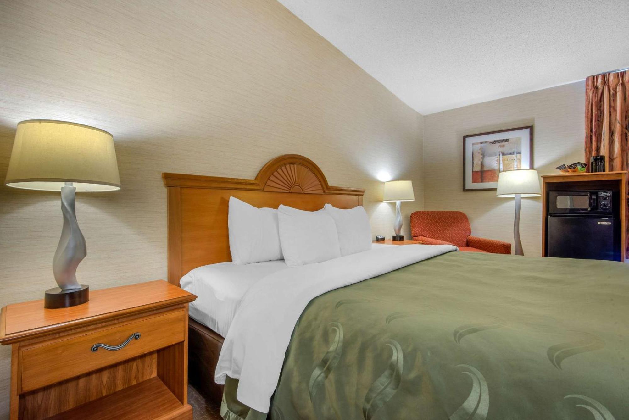 Quality Inn & Suites Mansfield Buitenkant foto