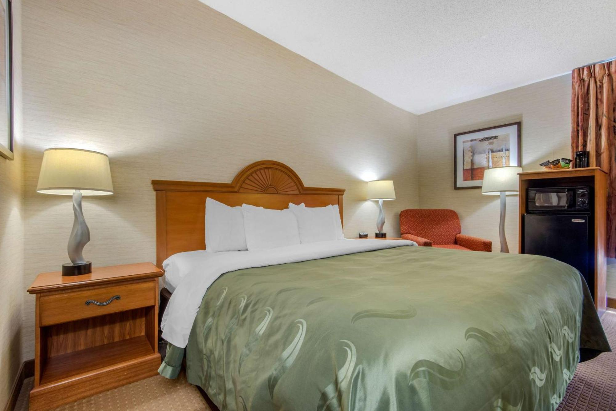 Quality Inn & Suites Mansfield Buitenkant foto
