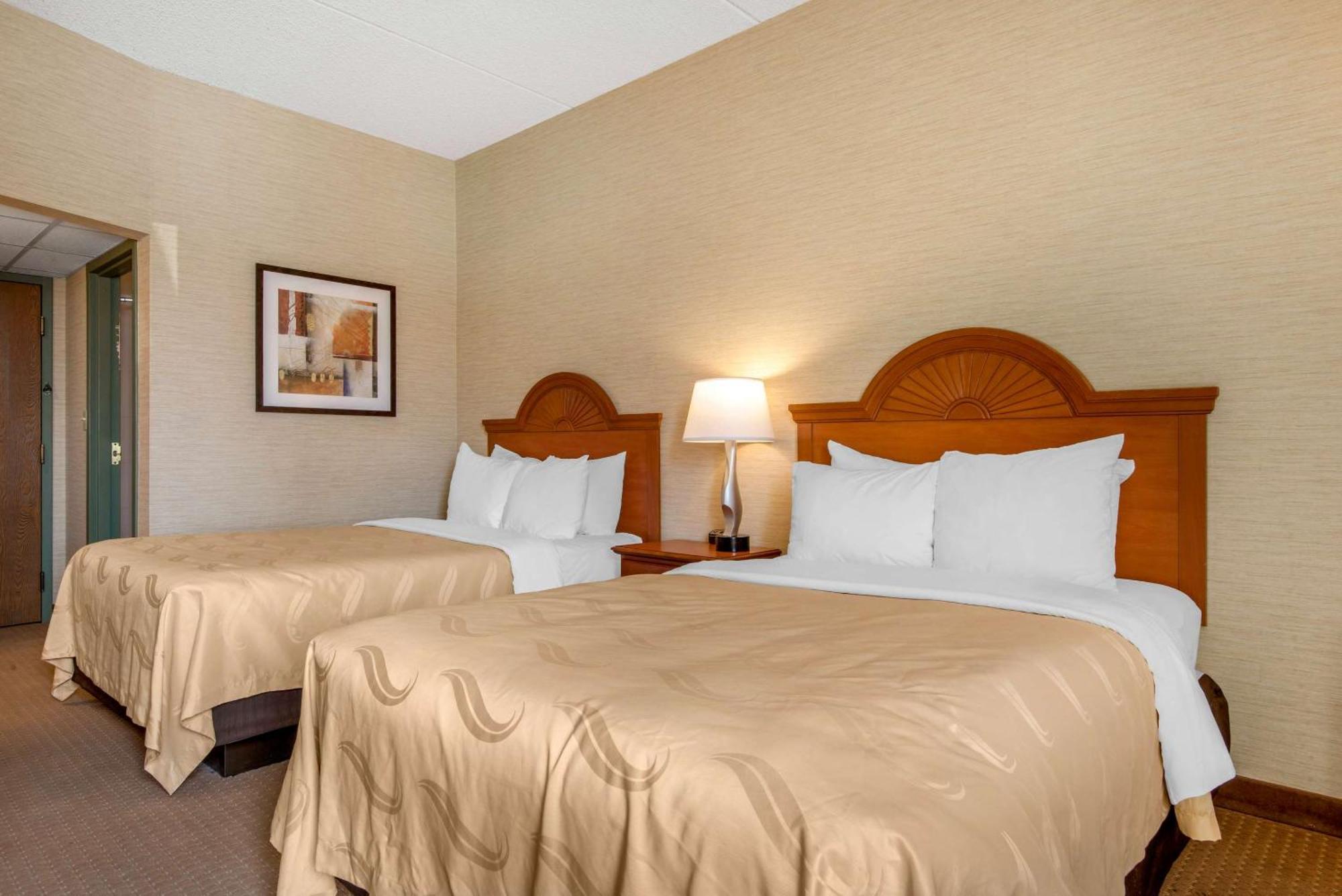 Quality Inn & Suites Mansfield Buitenkant foto