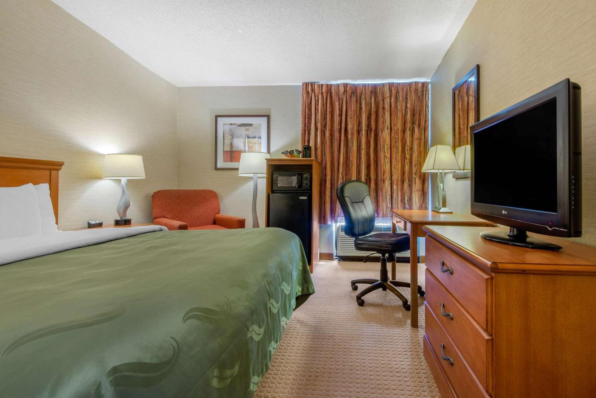Quality Inn & Suites Mansfield Buitenkant foto