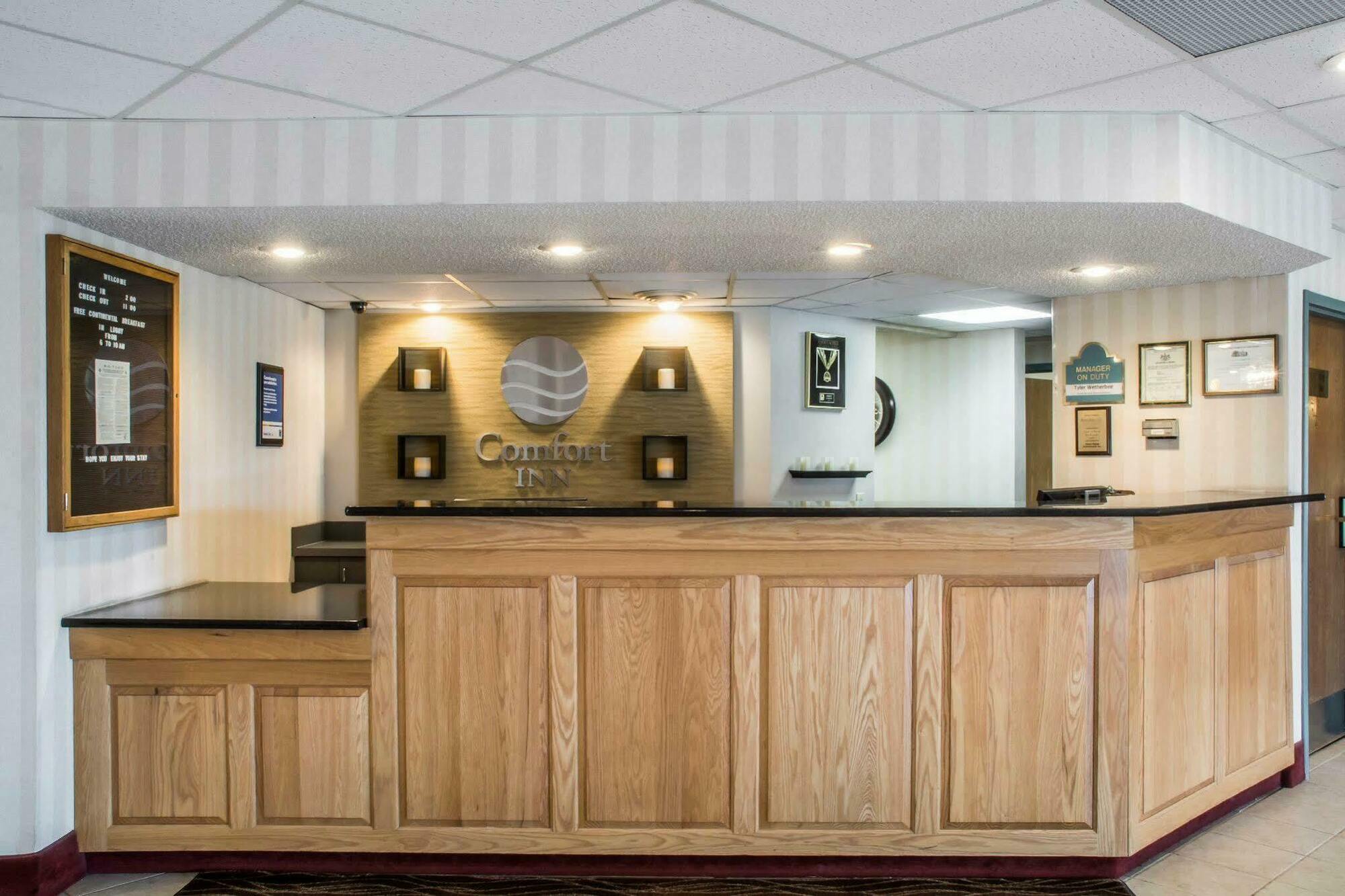Quality Inn & Suites Mansfield Buitenkant foto