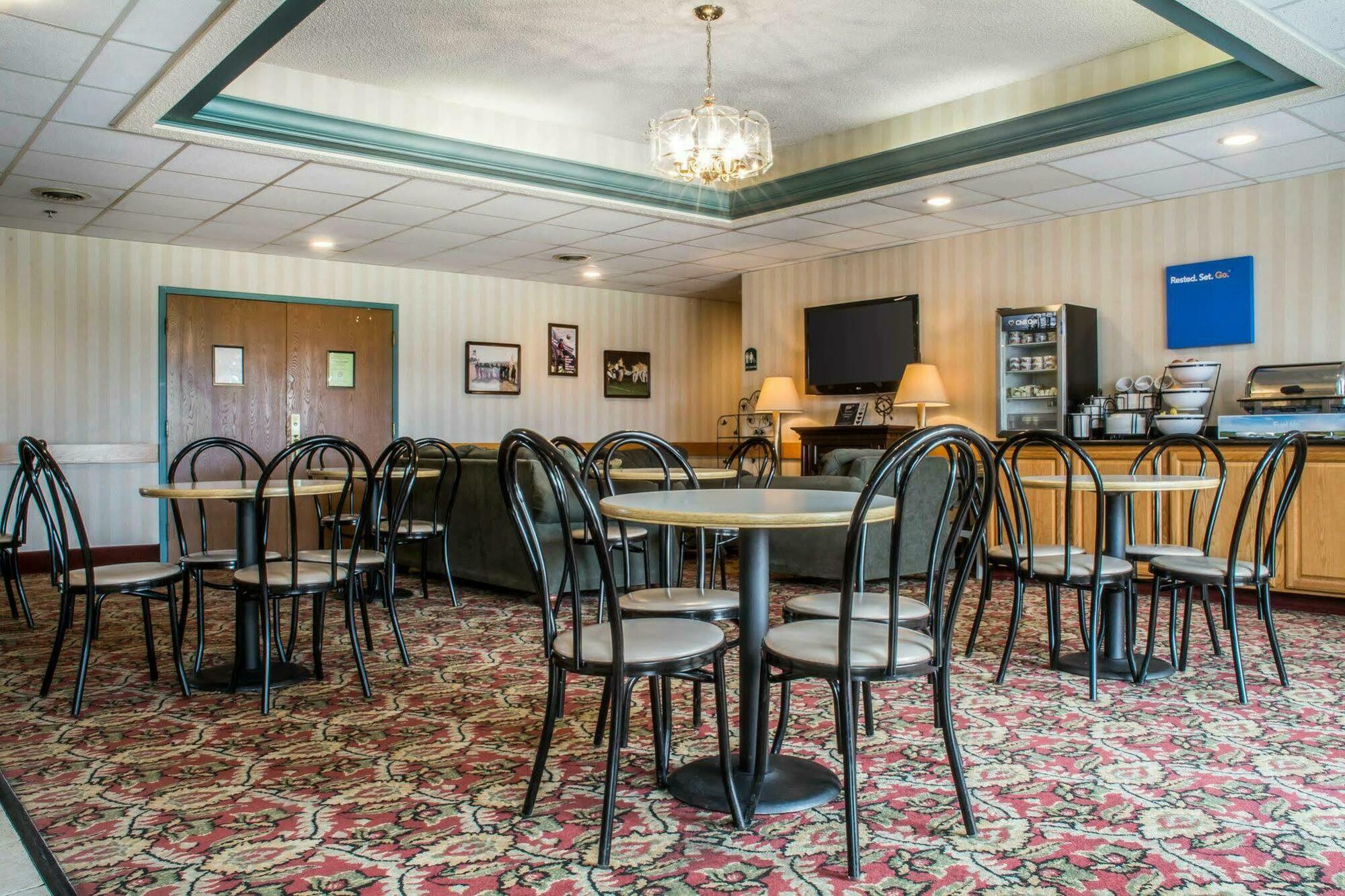 Quality Inn & Suites Mansfield Buitenkant foto